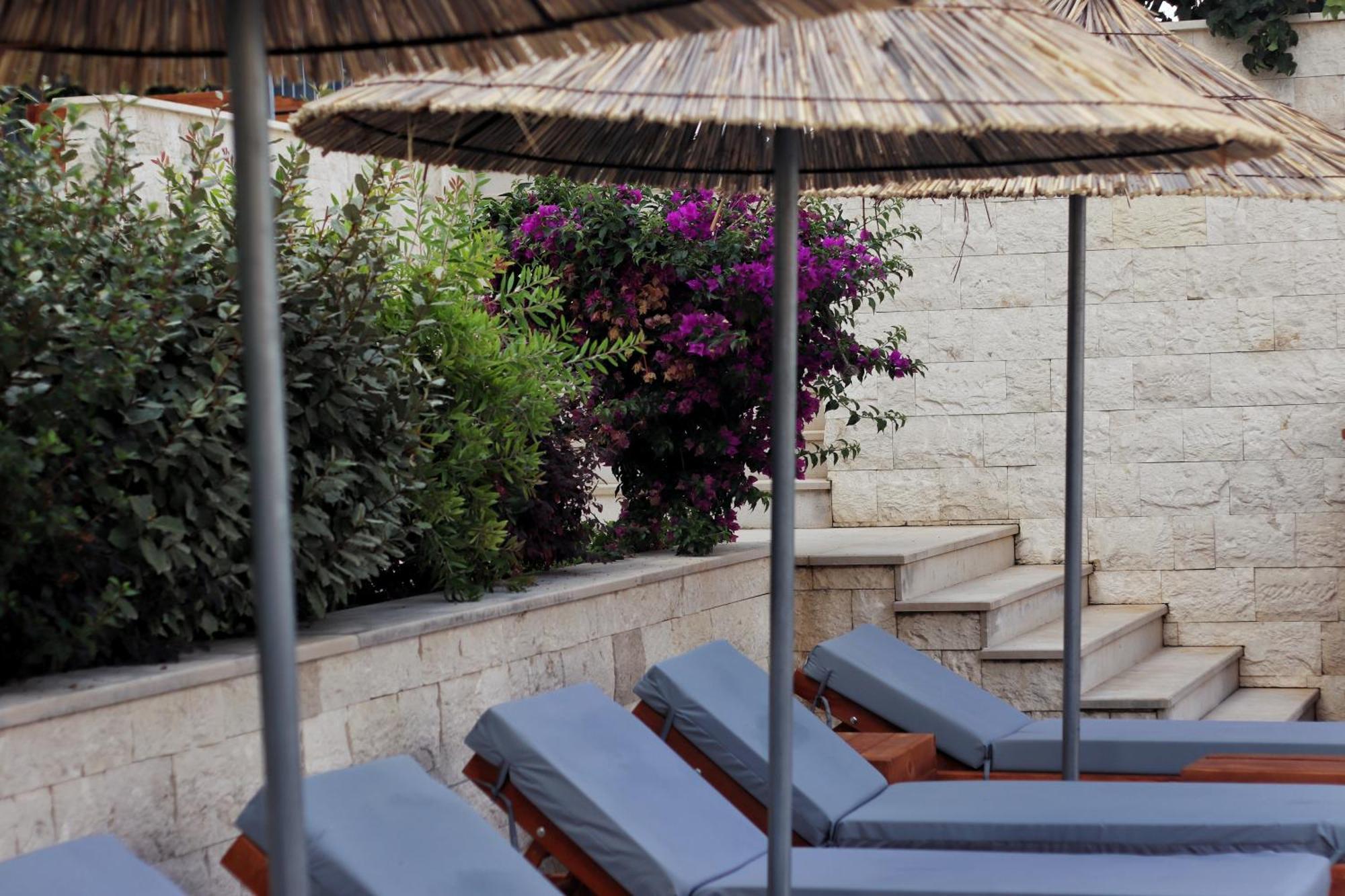 Golden Beach Suites Sarandë Exteriér fotografie